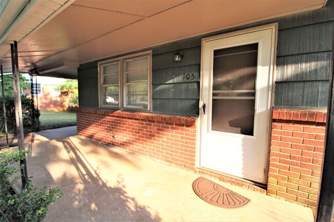 Building Photo - 3 Bedroom Ranch in Shelby