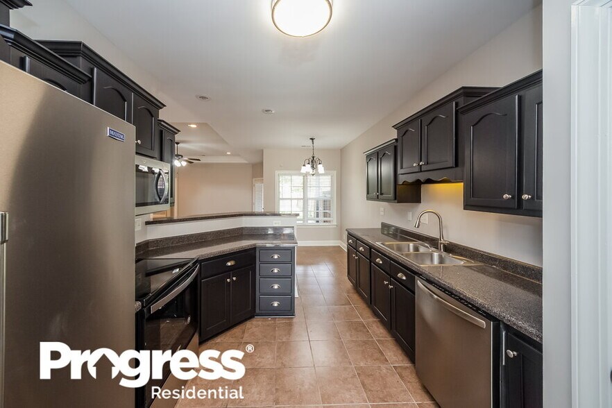 Building Photo - 6416 Arbor Lake Dr E