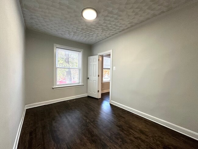 Building Photo - 2605 N Spaulding Ave