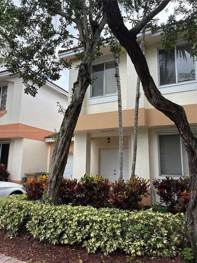 Building Photo - 6626 Hidden Cove Dr