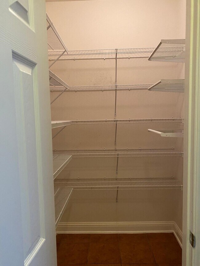 Building Photo - 518 Remington Chase Ct