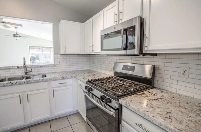 Building Photo - 3813 E Wyatt Way