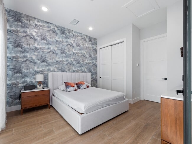 Building Photo - 239 Hampton Loop