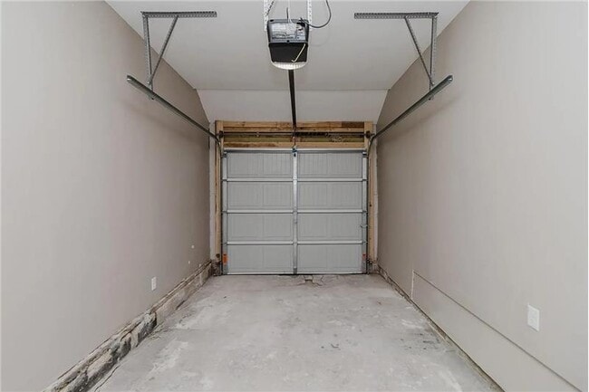 Building Photo - 919 N Piatt Ave