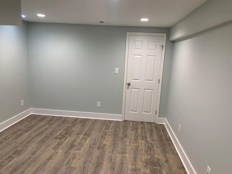 Building Photo - 3530 Chestnut Ave