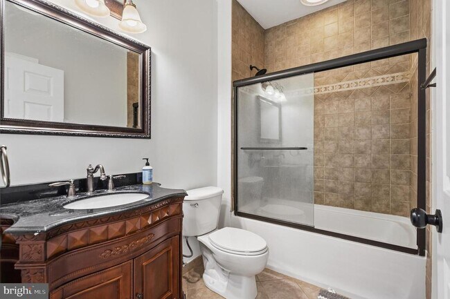 Building Photo - 4924 Berkshire Woods Dr