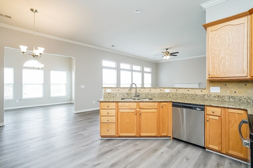 Building Photo - 1802 Cabe Ct