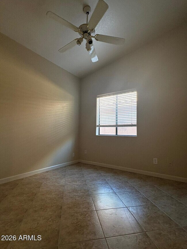 Building Photo - 1913 E Marquette Dr