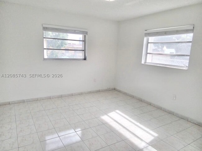 Building Photo - 3304 SW 23rd St