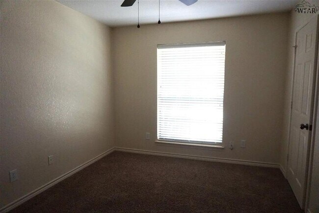 Building Photo - Red Bluff Terrace