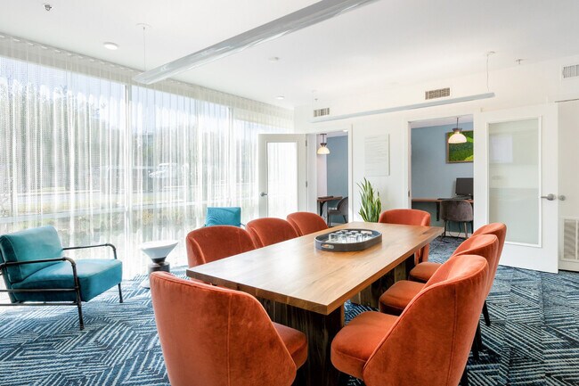 Building Photo - 1620 E Riverside Dr