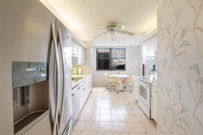 Building Photo - 4600 S Ocean Blvd