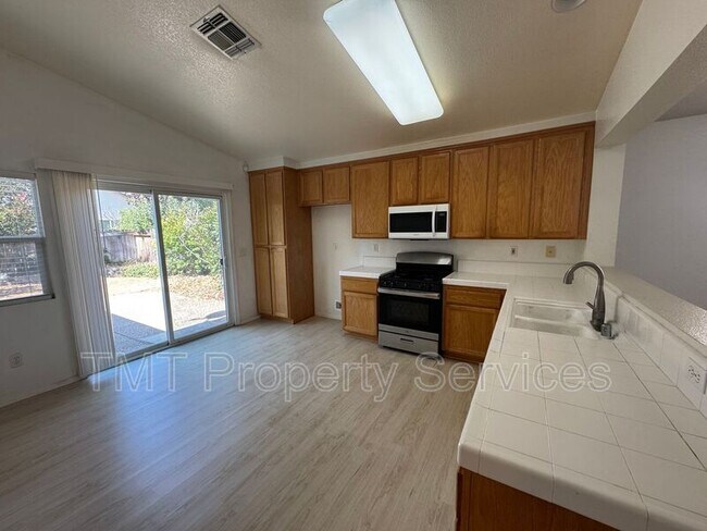 Building Photo - 9440 Stone Springs Dr
