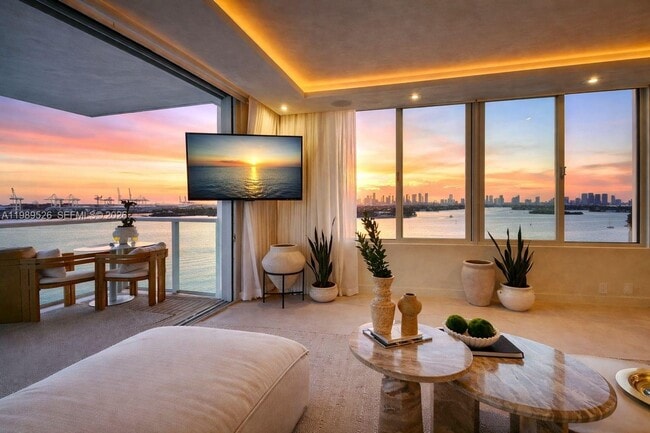 Building Photo - 1000 West Ave