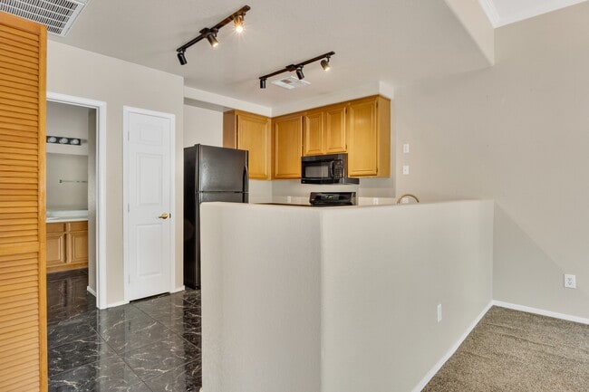 Building Photo - 10245 S Maryland Pkwy