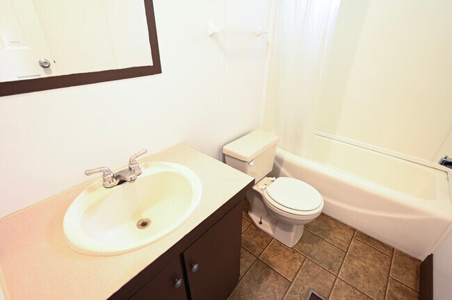 Building Photo - 167 Deer Run