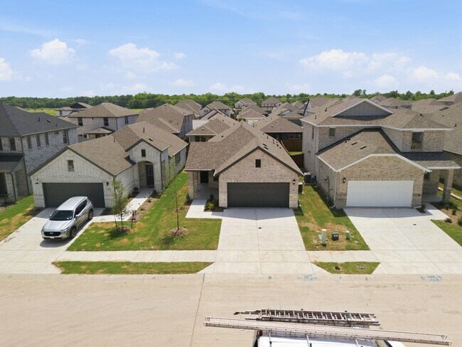 Building Photo - 501 Green Gables Dr