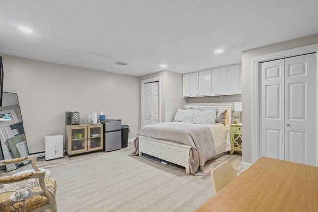 Building Photo - 115 Mill Pond