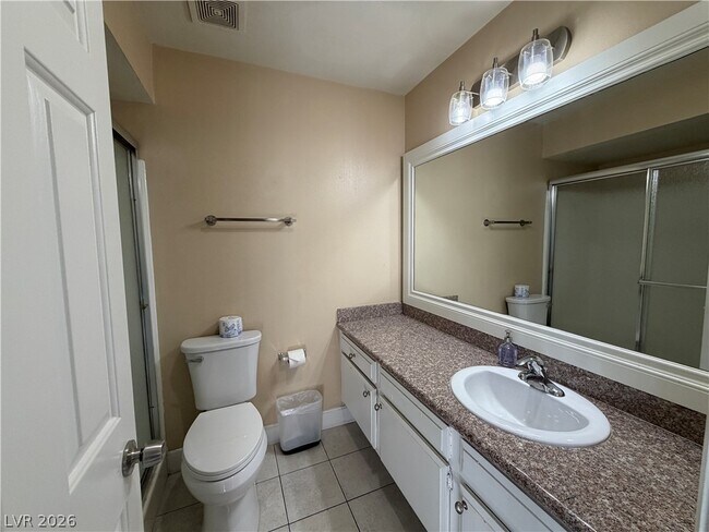 Building Photo - 570 Willow Green Dr