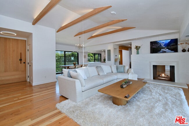 Building Photo - 2145 Linda Flora Dr