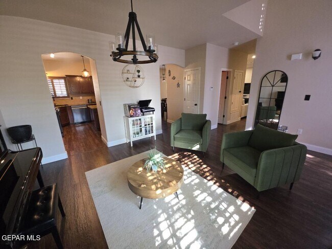 Building Photo - 12867 Hidden Grove Dr