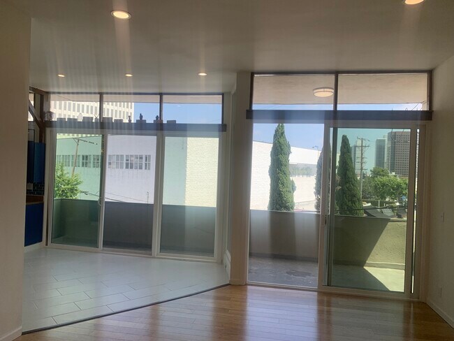 Building Photo - 11685 Gorham Ave