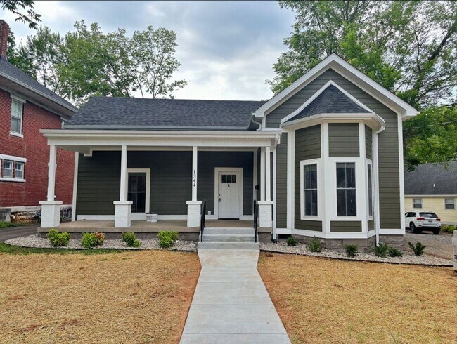 Primary Photo - 1344 Park St