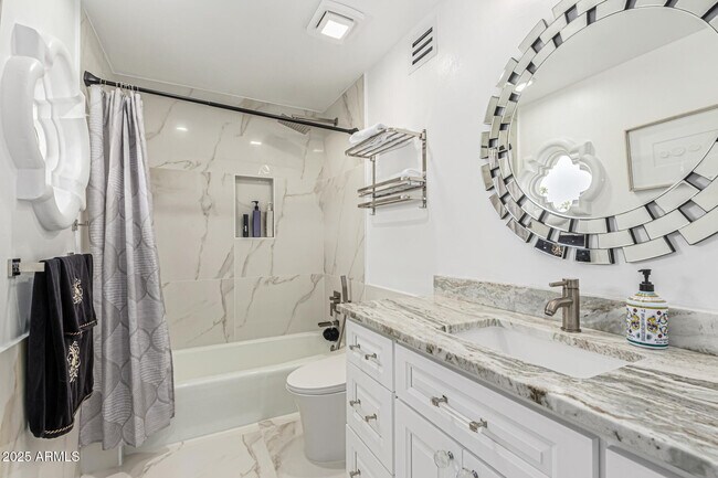 Building Photo - 10113 E Topaz Dr