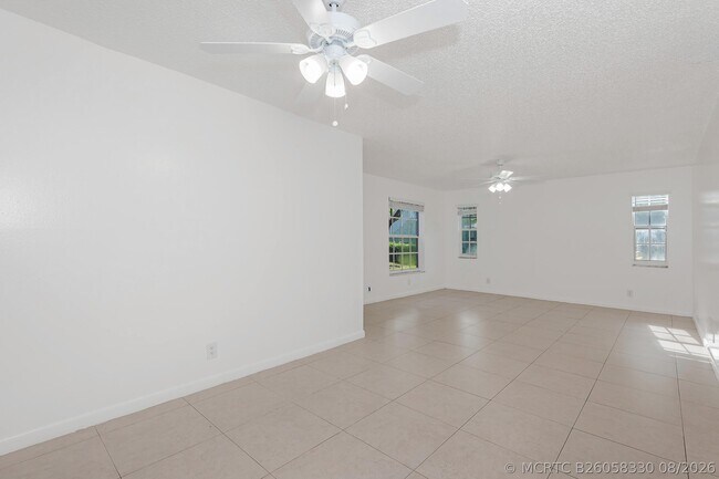 Building Photo - 8830 W Sample Rd