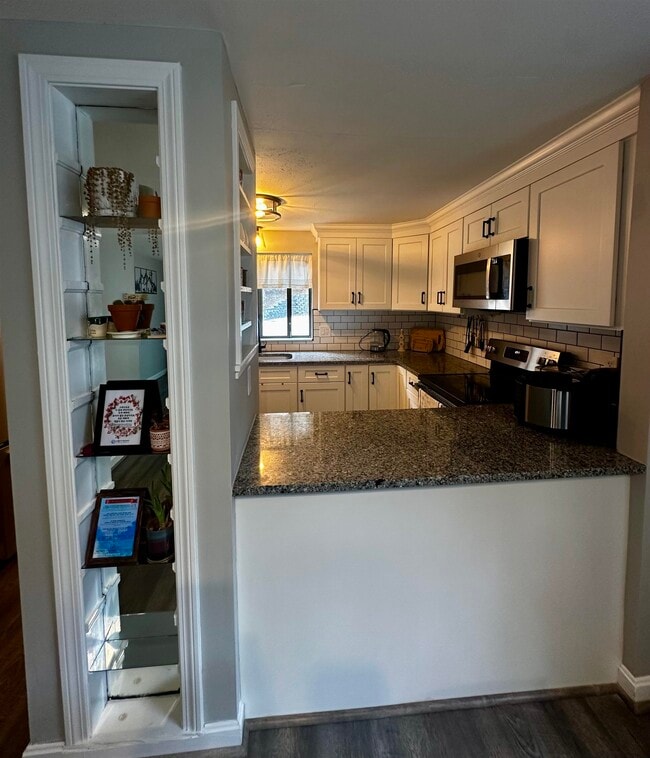 Building Photo - 22 Essex Grn Dr