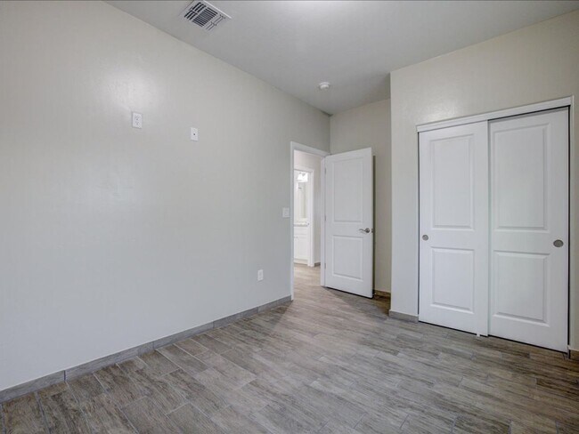 Building Photo - Brand new build, never before lived in! Ne...
