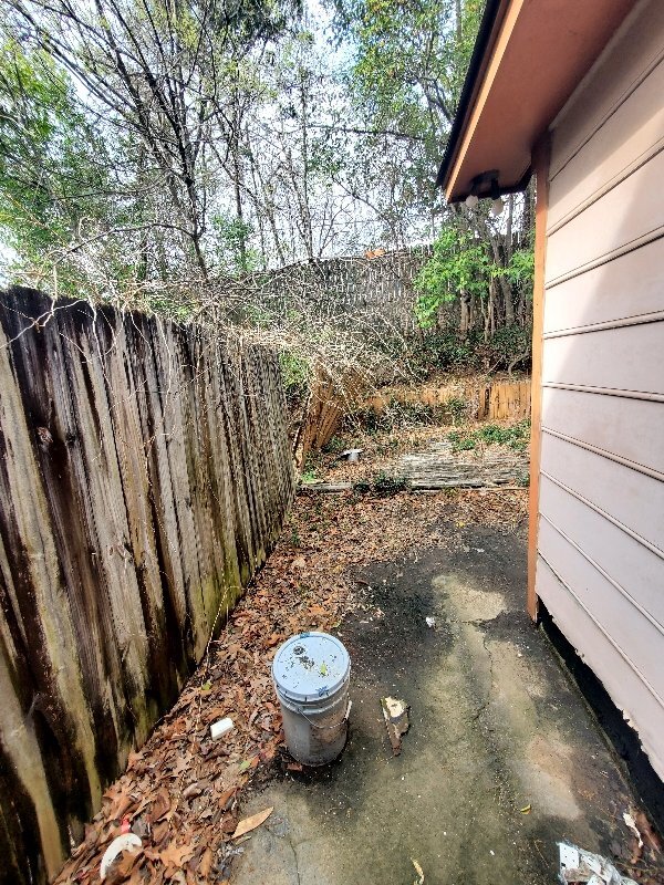 Building Photo - 1702 Jamestown Way