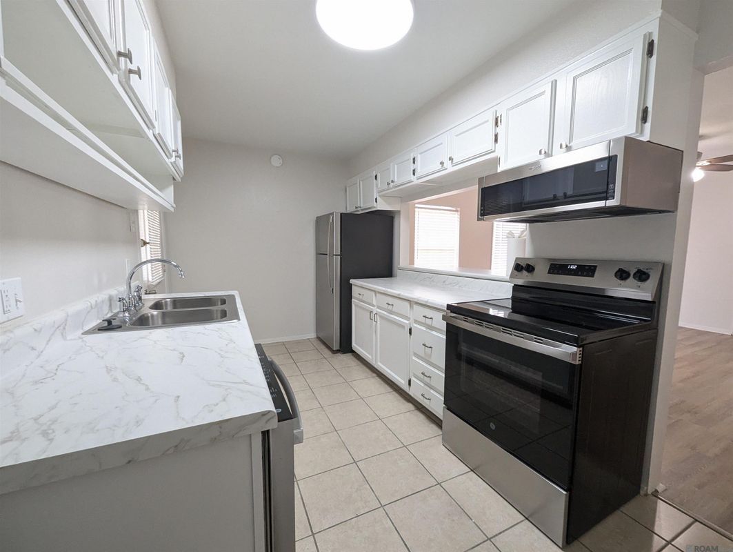 Building Photo - 1701 Lobdell Ave