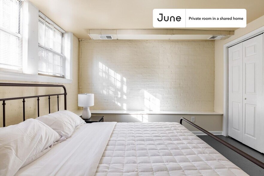 Building Photo - Room in Shared 4 bed/2 bath home in Dupont Circle