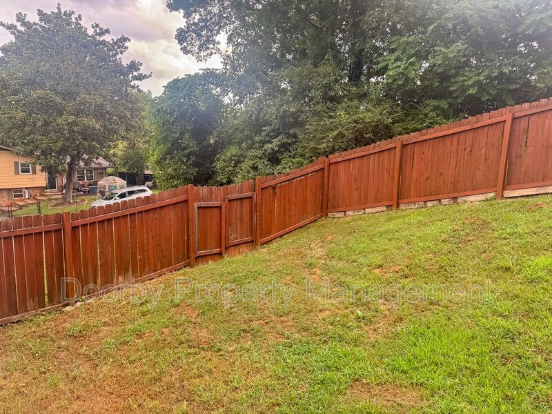 Building Photo - 9134 Westminister Cir Dr