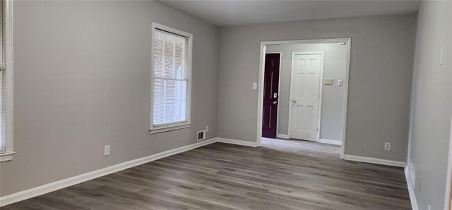 Building Photo - 401 Barbashela Dr