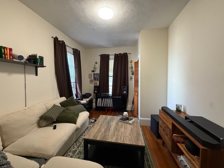 Building Photo - 233A Highland Ave