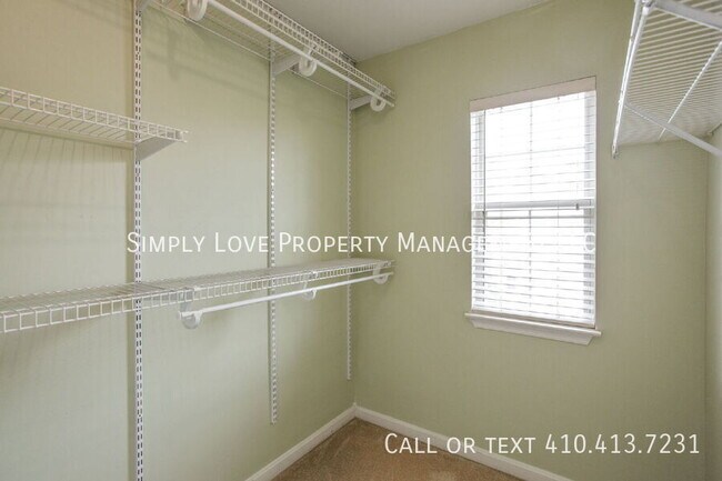 Building Photo - 2252 Commissary Cir