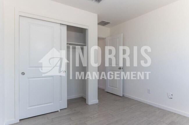 Building Photo - New Home in Arizona City, GREAT Location!