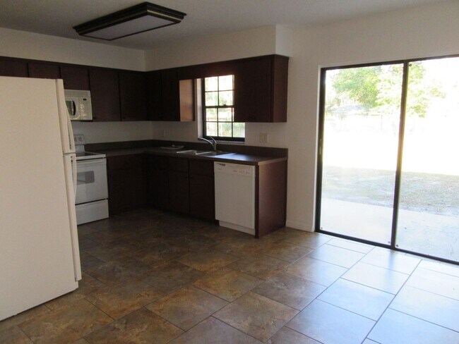 Building Photo - Charming 3/2 home in NE Ocala