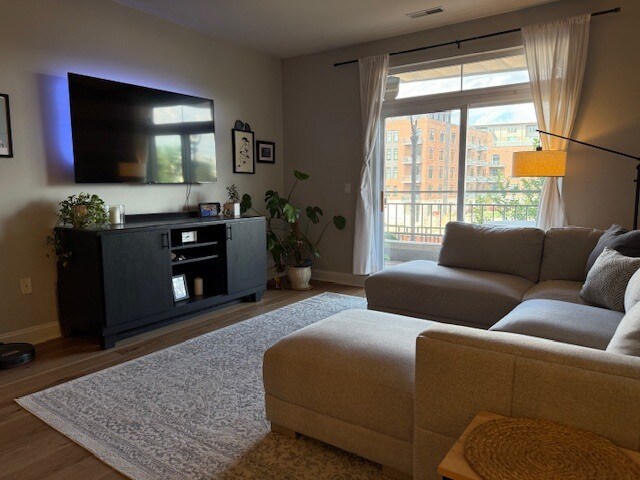 Lots of natural light - 1925 N Water St