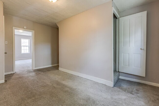 Building Photo - 2013 Gregory St