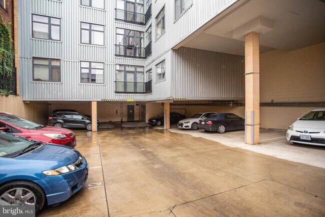 Building Photo - 1435 Chapin St NW