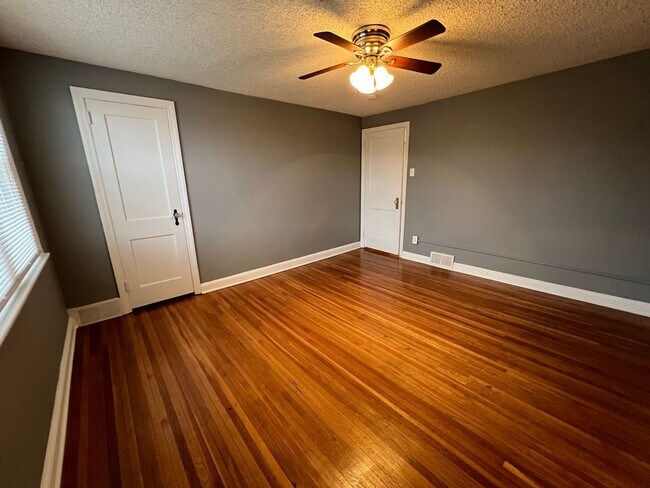 Building Photo - Beautiful 3-bed Single Family Home - Move-in Ready! (Clifton Heights)