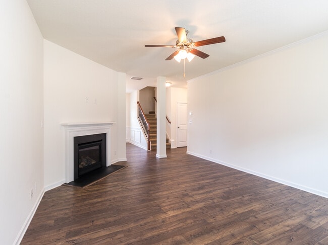 Building Photo - 4831 Birchcrest Ln