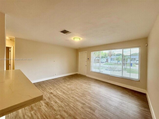 Building Photo - 2730 NE 9th Terrace