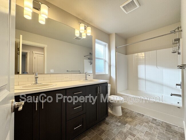 Building Photo - 14419 SW 168th Ave