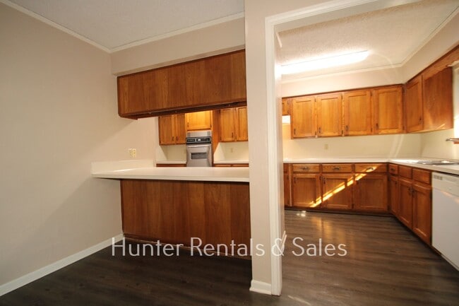 Building Photo - Country Trails Classic!