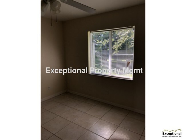 Building Photo - Available Beginning Of April!