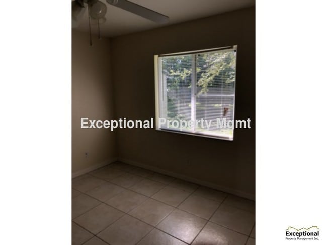 Building Photo - AVAILABLE NOW!!!